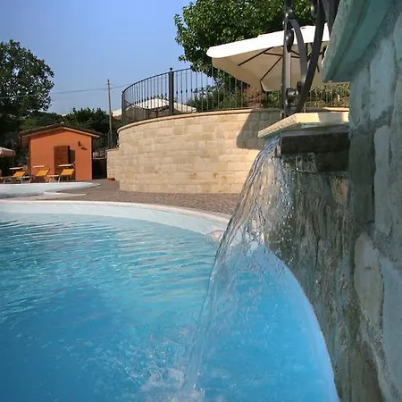 Country House Le Fontanelle Çiftlik konaklama SantʼIppolito